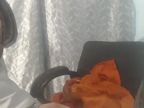 cute-priy (F young) - pussy show with oil