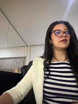 TAMARALEWISMD webcam