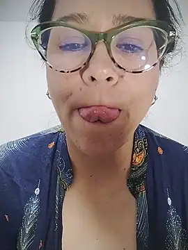 naughty_doll_horny webcam