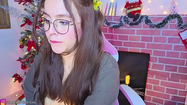 juanelopez1 (F young) - show with sexy artificial milk