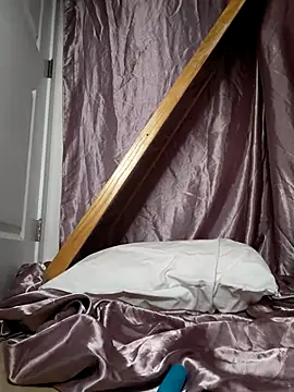 sluttyAlly21_ webcam