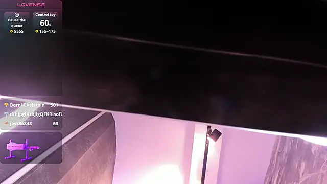 saracaball_ (T young) - cumshow