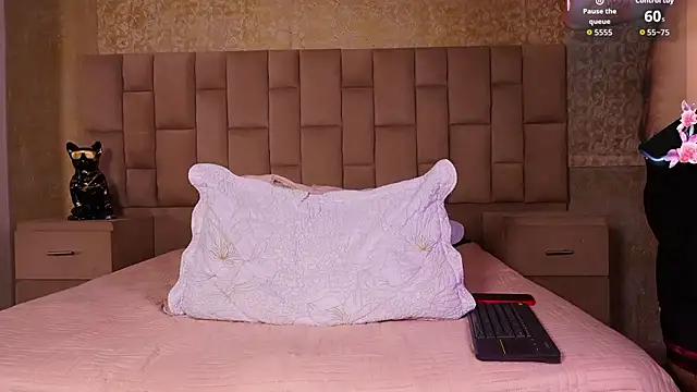 MaximusClark live cam screenshot male from Colombia on TokenKeno — Tip, Play & Watch Live Cams