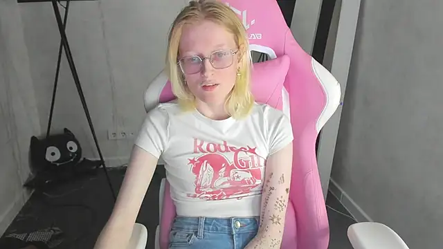 ElizabethHarpper webcam