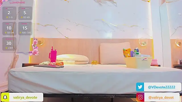 valirya_devote webcam