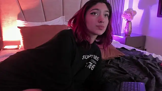 Victoria_Beaumont webcam