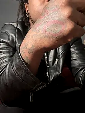 MIGHTYDEMONXXX webcam