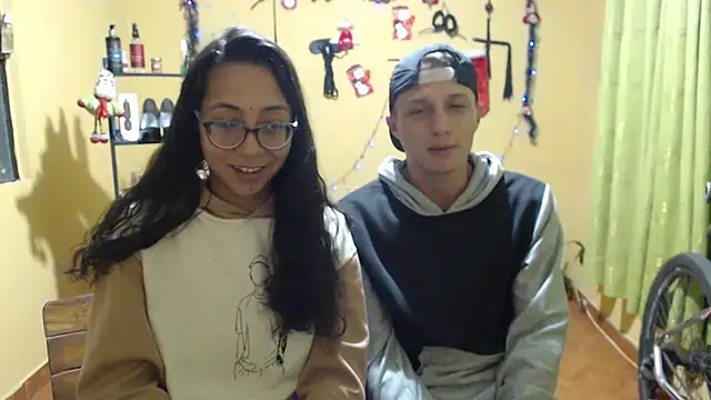 Violet_And_Smith webcam