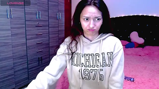 holy_juli (F young) - show ass x5 slap