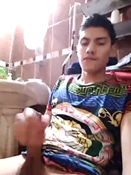 aispuro8505 (M twink) - Quitarte la camisa