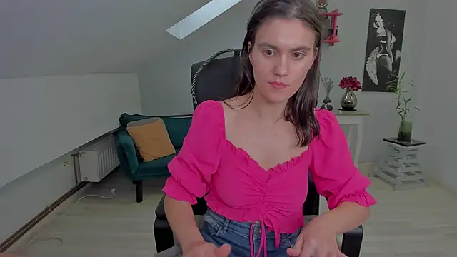 IzzyMonro webcam