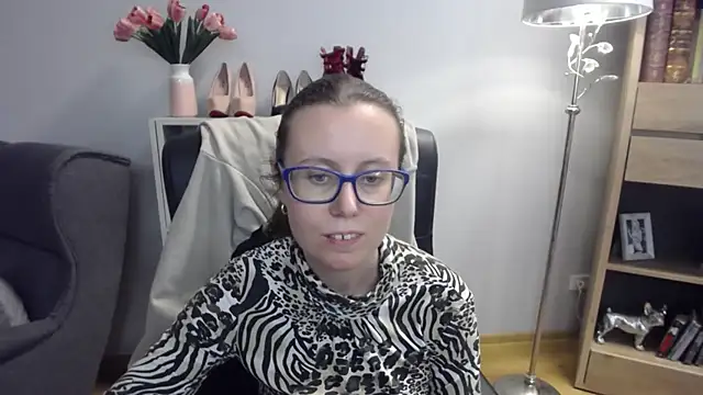 sweetxlizzy - SweetxLizzy's free webcam - UK Sex Cams