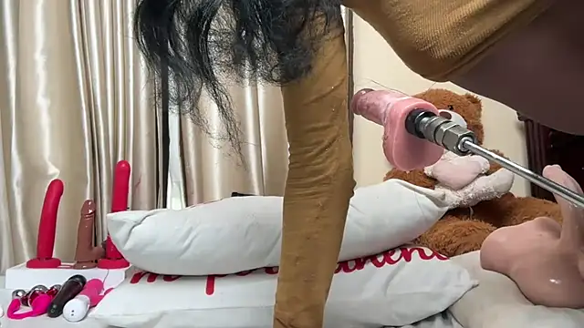 AudreySpanksFuck- webcam