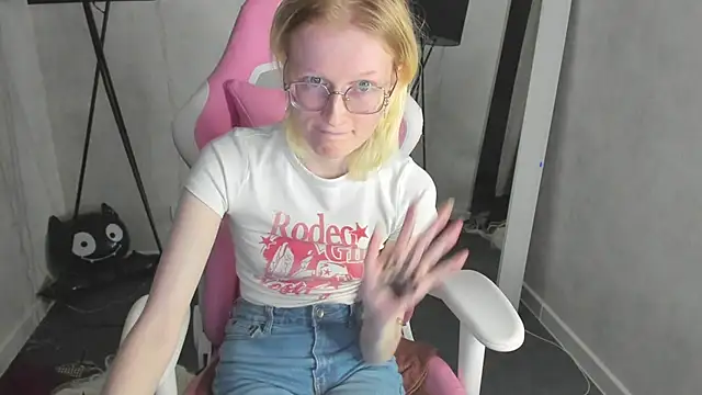 ElizabethHarpper webcam