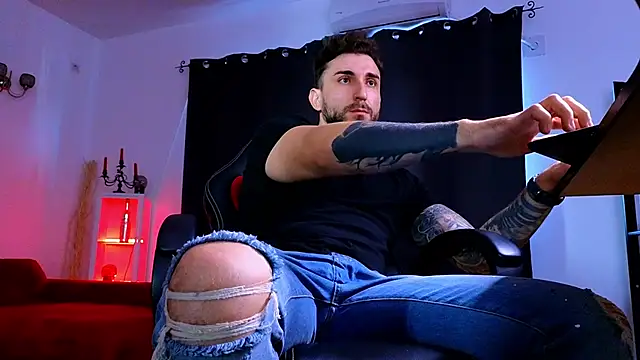 MightyAaron66 webcam