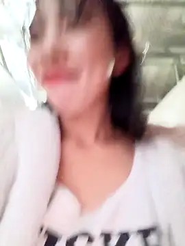 emaame68 - Emaame68's free webcam