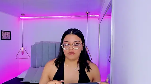 ScarlettWhitmore webcam