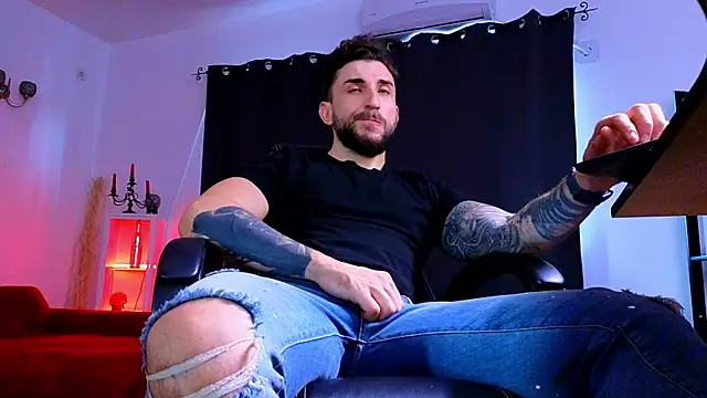 MightyAaron66 webcam