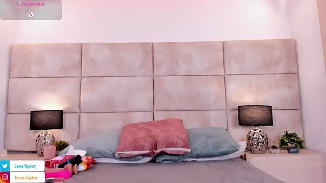 Eevee_Taylor webcam