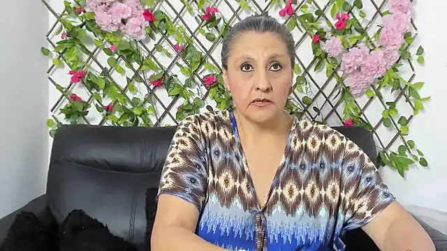 merlyna_goldens webcam