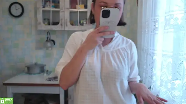 VerySweetKate111 webcam