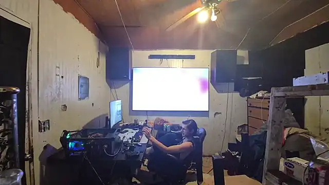 nuttyking2022 webcam