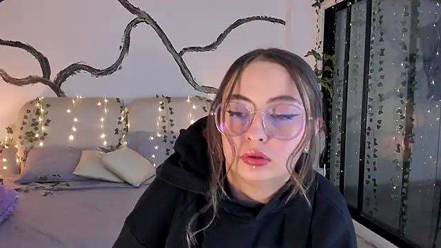 SarahCastro1_ webcam