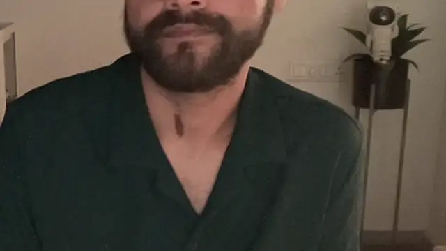 MakeMeAwareAah webcam