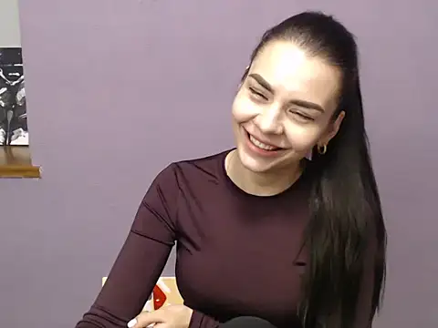 divina_kira webcam