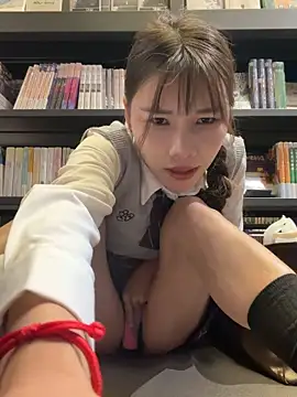 adora188 (F young) - 学姐在图书馆看书粉粉嫩嫩骚逼痒了  搞刺激
