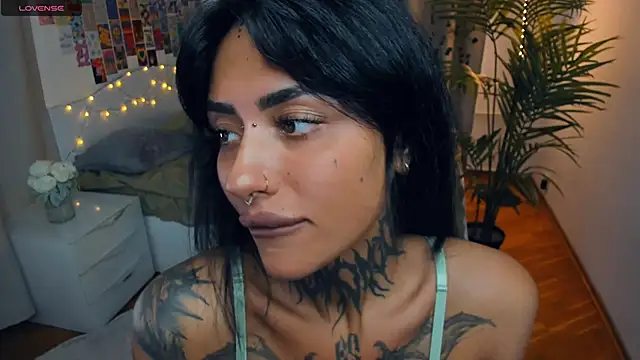 CharimgSabrina webcam