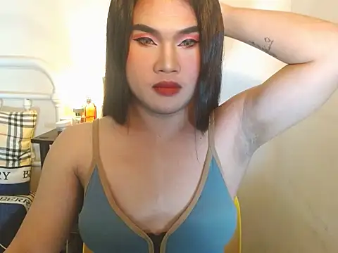 JustineBIGCUM webcam