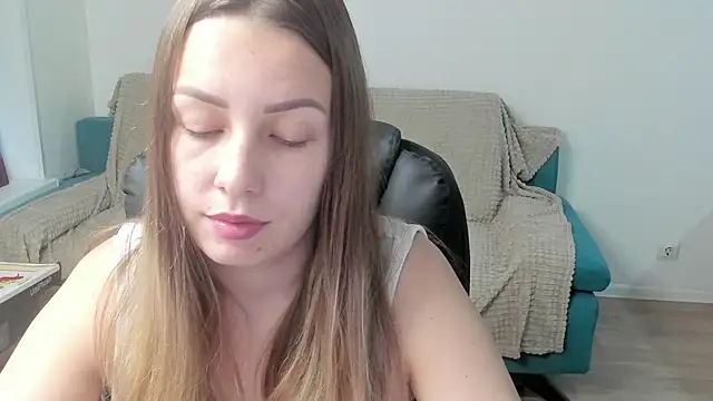 Mia_shy1 webcam