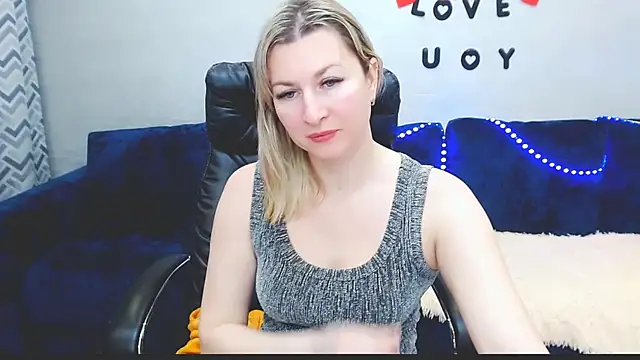 Incredible_Ariela webcam