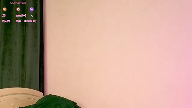 MiaSweetasHoney webcam