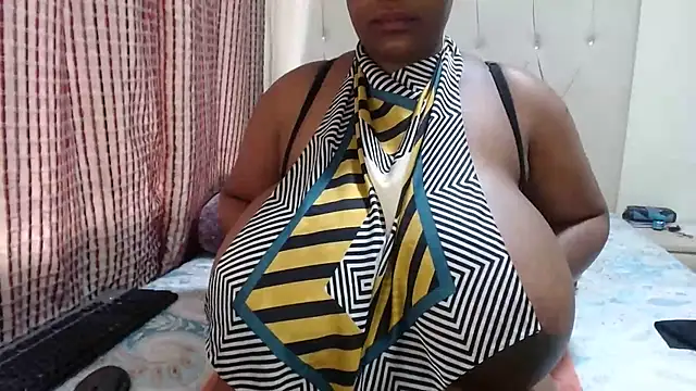 CHOCOLATEDARKBUSTYX webcam