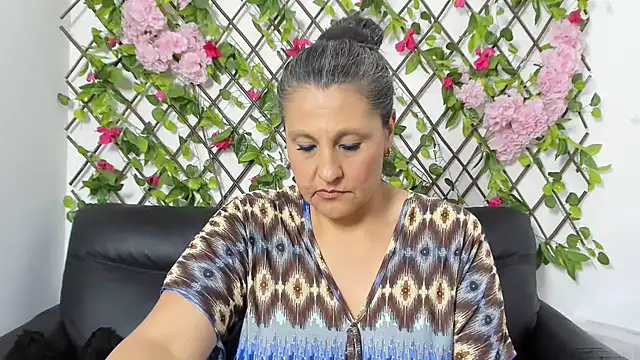 merlyna_goldens webcam