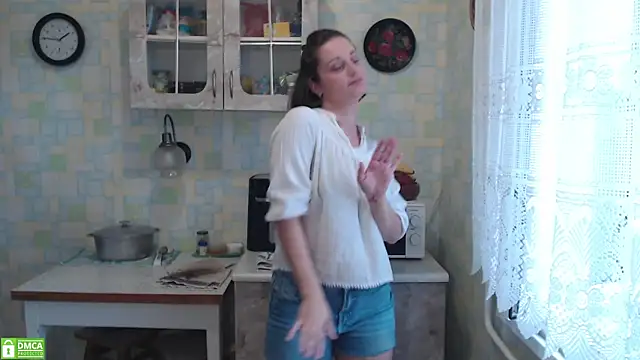 VerySweetKate111 webcam