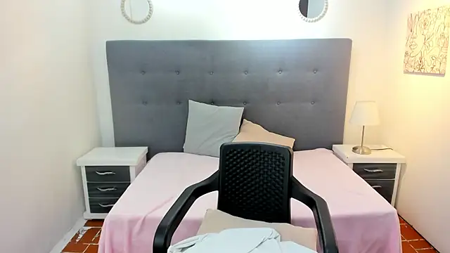 chaneelstark - Chaneelstark's free webcam - UK Sex Cams