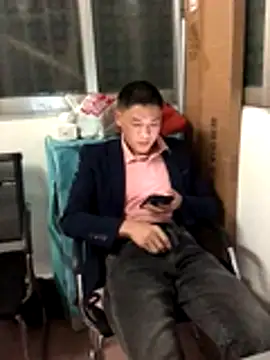 55-leo (Ask my age) - 全裸半小时