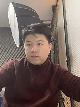 hh-45 (M young) - 脱掉上衣