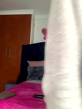 VeryGoodBadGirl1 webcam