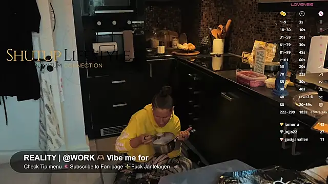 SwingWingWomanSweden webcam