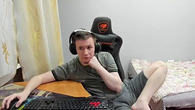 iliaskrislove - Iliaskrislove's free webcam