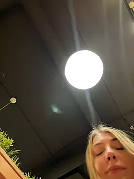 Sunny___Bunny webcam