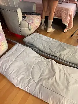 BellaFernandez__ webcam