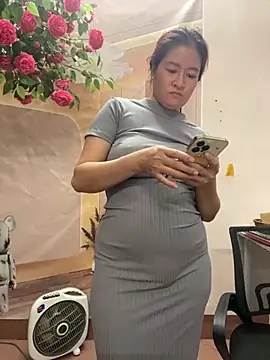 bollozzy_89 (F milf) - buy a house