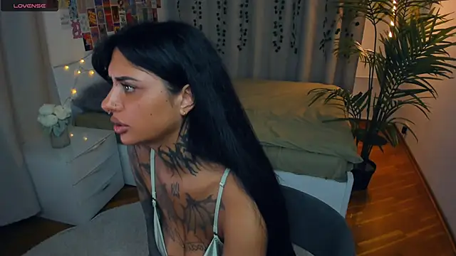 CharimgSabrina webcam