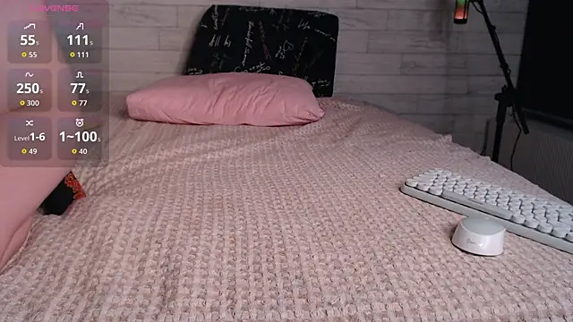 Dreamgirl77777 webcam