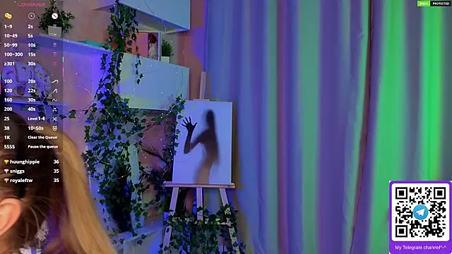 julielupo - JulieLupo's free webcam - UK Sex Cams